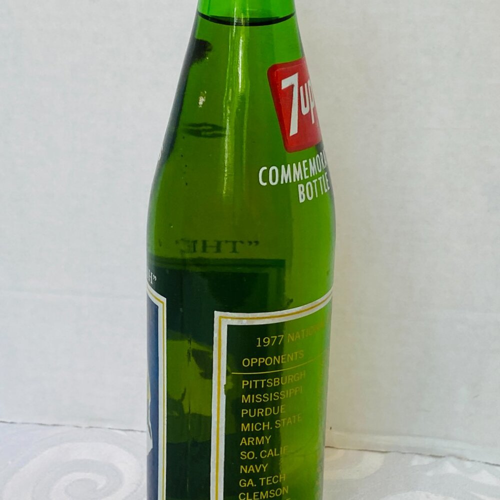 Notre Dame 1977 National Champions 7-up Commemorative Bottle Full W/Original Cap - Picture 3 of 5